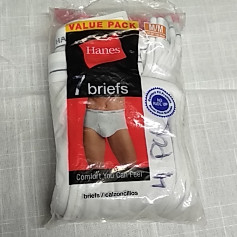 4 pac of. Briefs size M Hanes